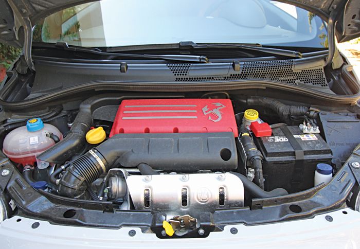 Ο κινητήρας ενθουσιάζει, ειδικά με
τη sport επιλογή απόκρισης.